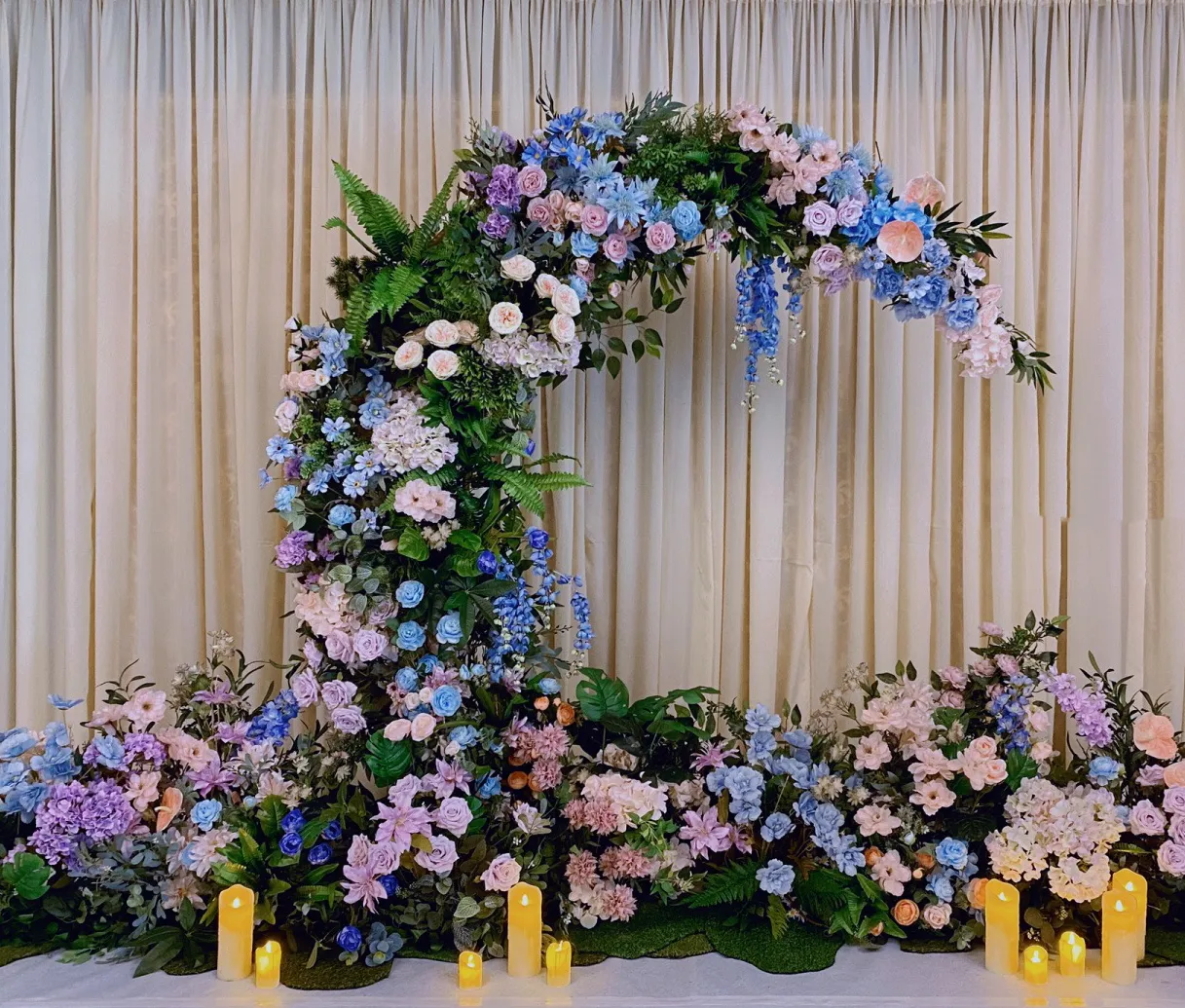 Arco de flores de luna para decoración de propuestas de fiesta de bodas