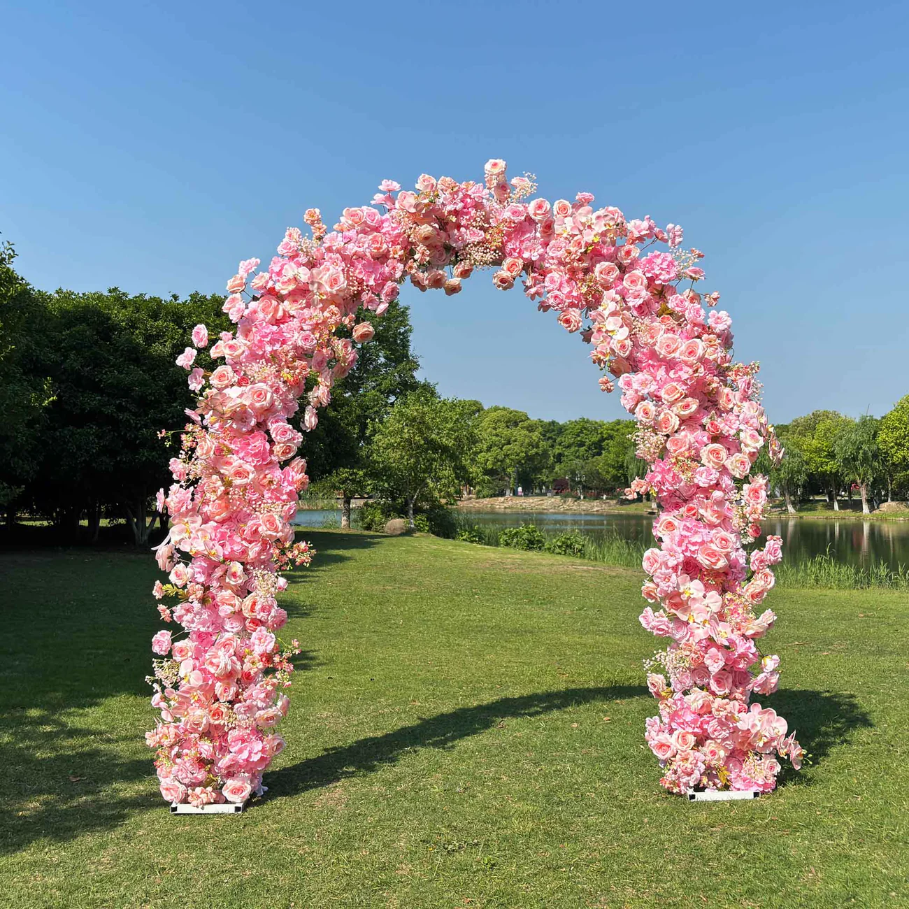 Decoración de la fiesta de bodas de la propuesta de la boda del fondo de flores artificiales del arco de flores